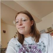 Je suis en deuxième année à l'école d'architecture de Lille et souhaite grandement pouvoir aider mes élèves à s'améliorer en mathématiques